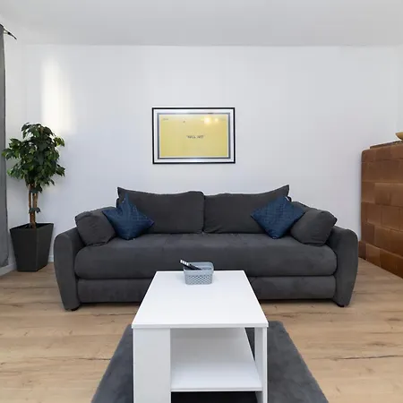 Friends By Belmont Realty Zadar